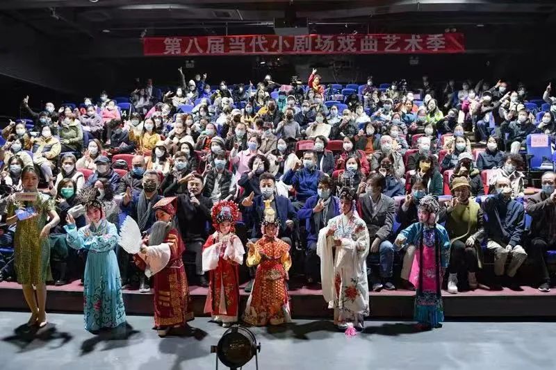 北京胡同里诞生小剧场   繁星村摆出戏剧宴