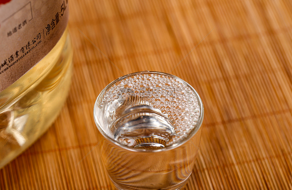 如何品尝白酒? 如何品尝白酒?
