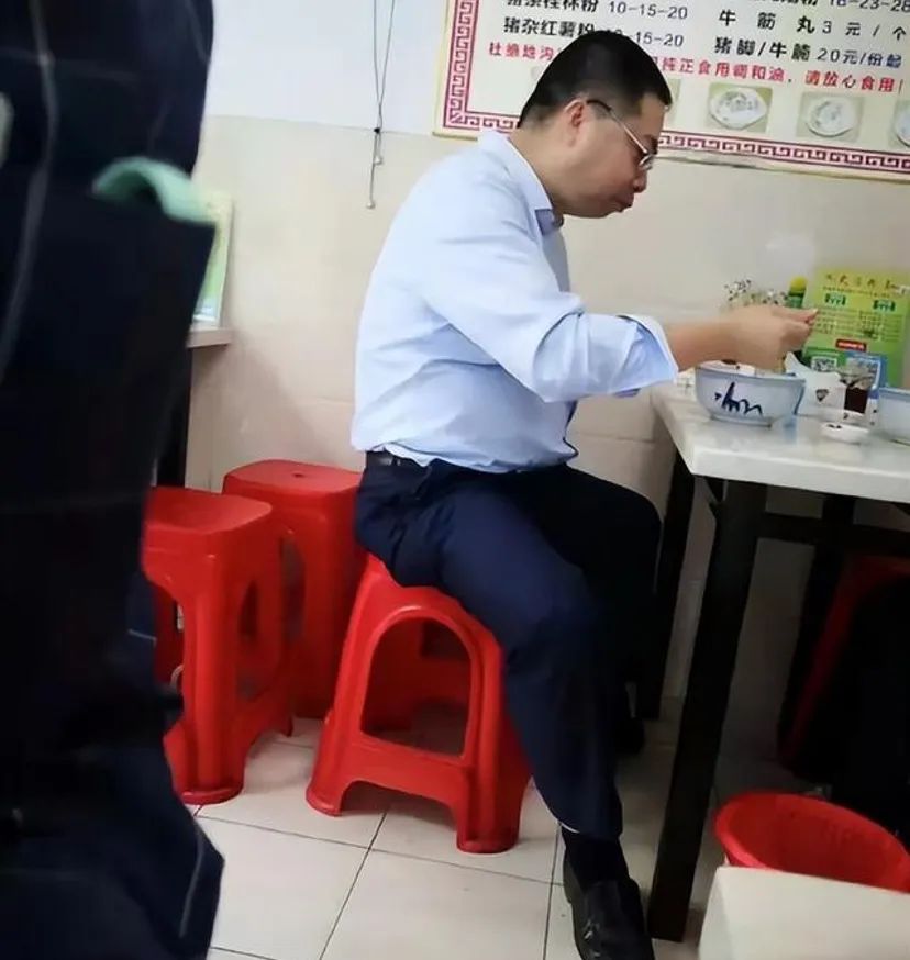 锐思考 | 逼退王石、惹怒董明珠、却不敌保安,深度起底宝能老总姚振华 锐思考 | 逼退王石、惹怒董明珠、却不敌保安,深度起底宝能老总姚振华