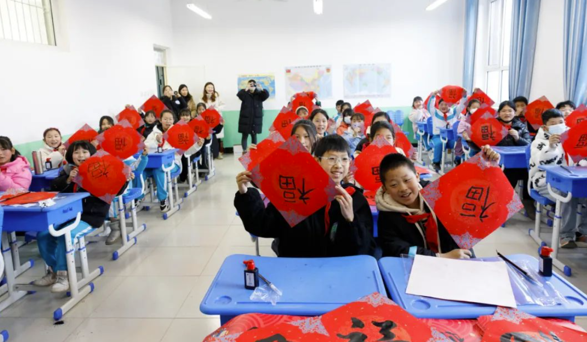 京东公益“星光传递”计划圆满完成   向百余所小学捐赠图书近7万本
