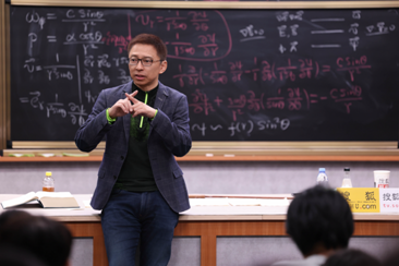 雨滴下落为何不伤人?张朝阳开启“数学马拉松”求解流体力学基本方程 雨滴下落为何不伤人?张朝阳开启“数学马拉松”求解流体力学基本方程