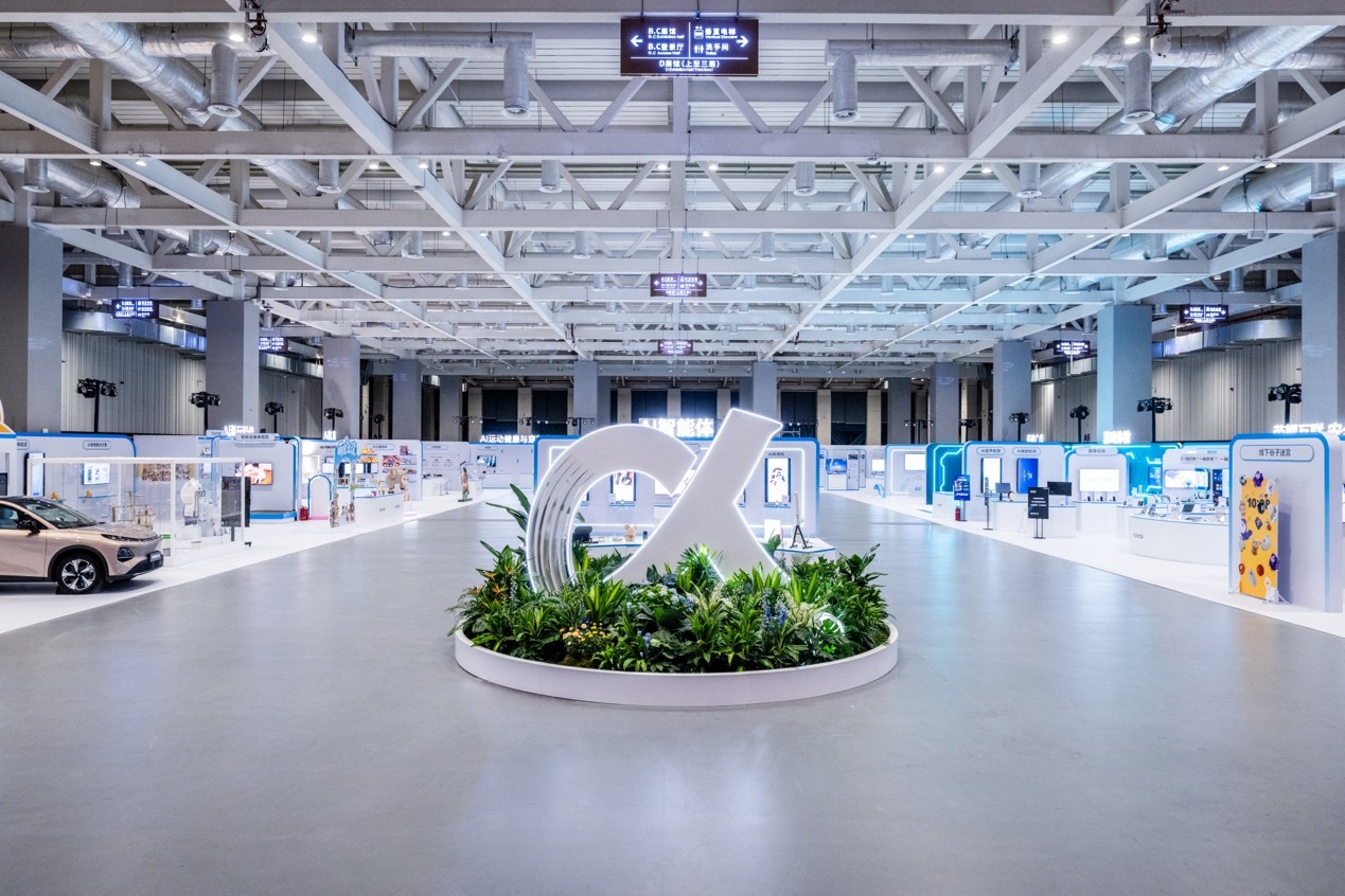 荣耀正式发布HONOR AI Connect平台:以“三重赋能”构建智能硬件新生态 荣耀正式发布HONOR AI Connect平台:以“三重赋能”构建智能硬件新生态