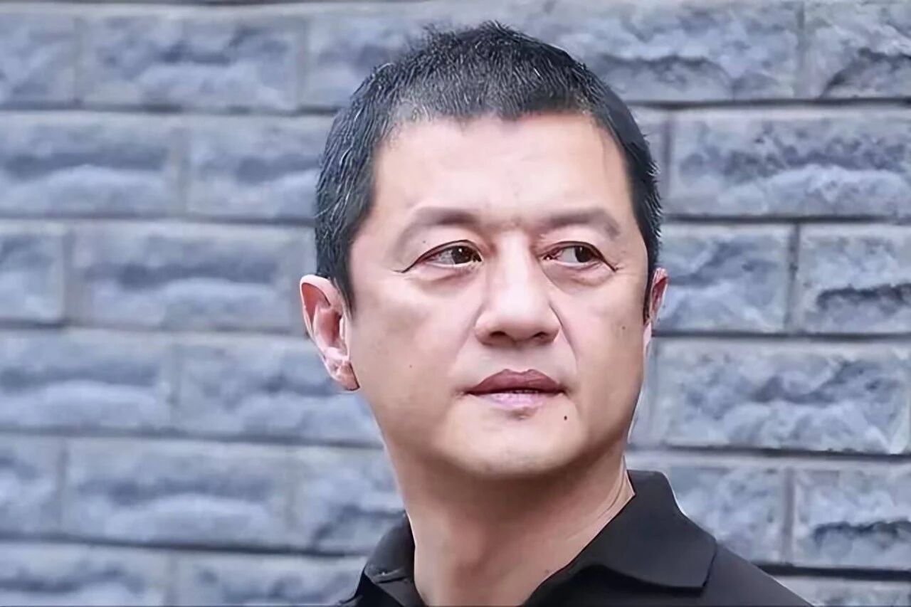 锐思考 | 屡败的中年油腻男李亚鹏,这次终于成了,他赢在哪? 锐思考 | 屡败的中年油腻男李亚鹏,这次终于成了,他赢在哪?
