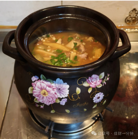 佳姐思考 | 择一人终老,就选愿意花三小时为你煲汤的人 佳姐思考 | 择一人终老,就选愿意花三小时为你煲汤的人