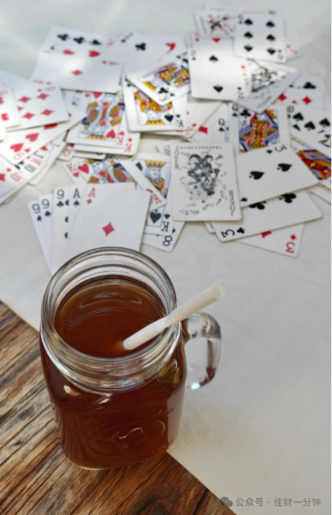 佳姐思考 | 胡创胡有理，存在即合理，一切都在混沌之中